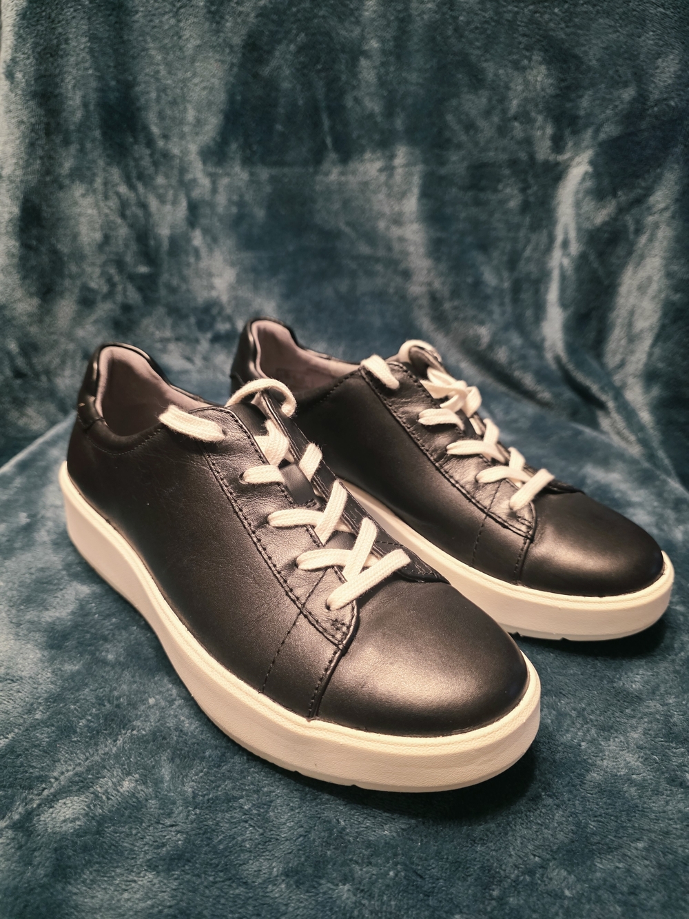 Men's Casual Black Leather Low-Top Sneakers with White Sole